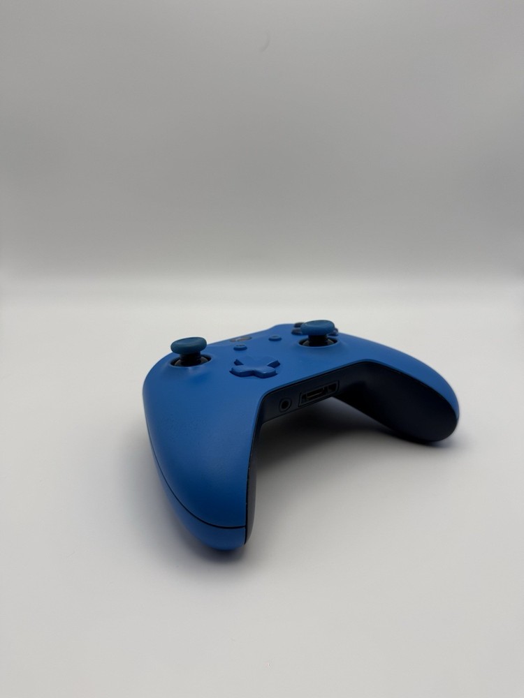 Official Microsoft Xbox One Wireless - Blue
