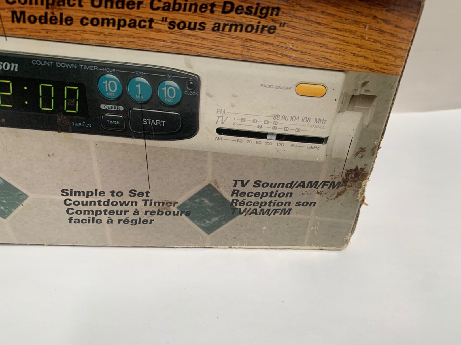 Vtg NEW Emerson Model CK5935C Under Cabinet Space Saver AM-FM Radio Clock (A17)