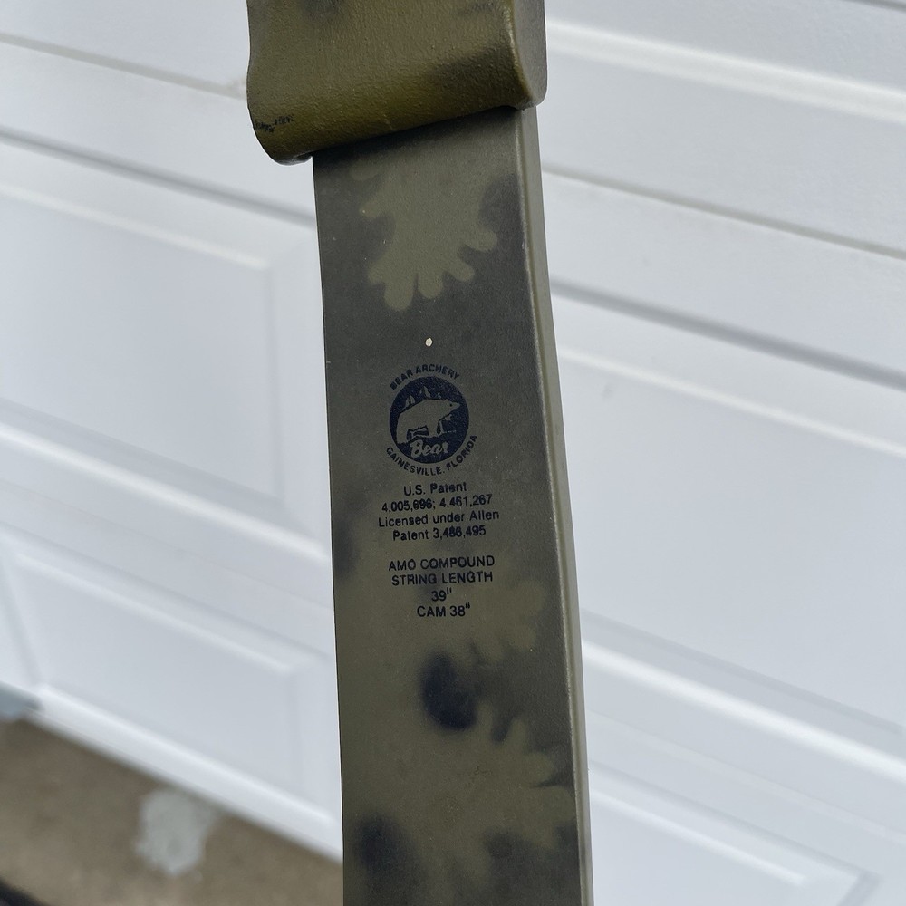 Vintage Bear archery whitetail II compound bow 39" string length