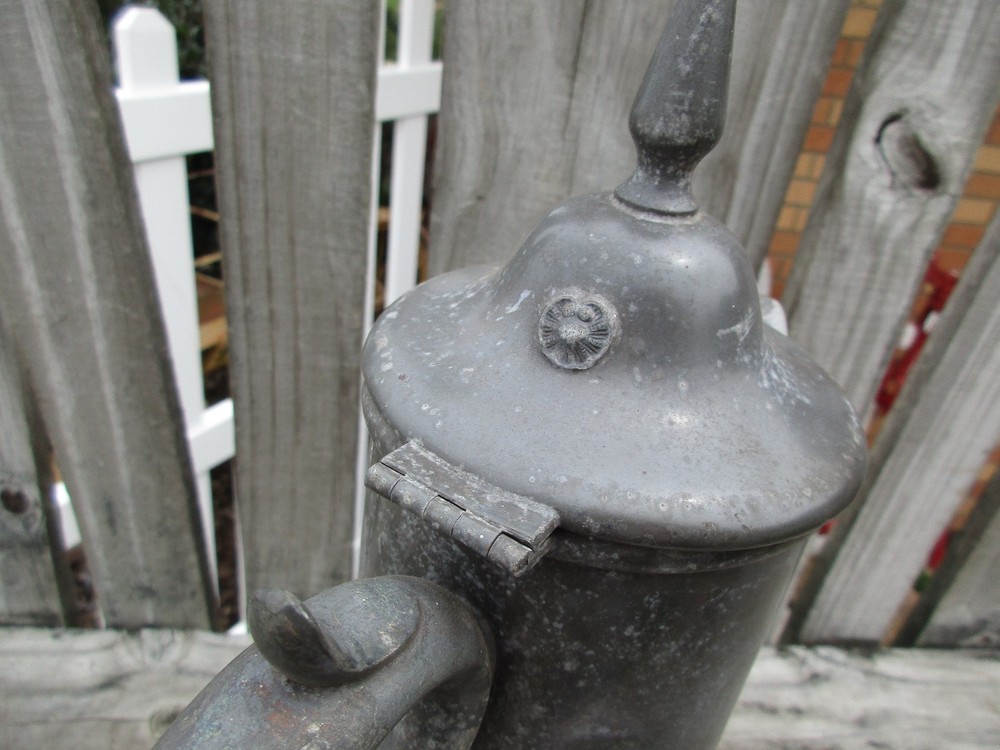 CINCINNATUS QUADRUPLE QUEEN CY. SILVER CO. PITCHER WITH LID