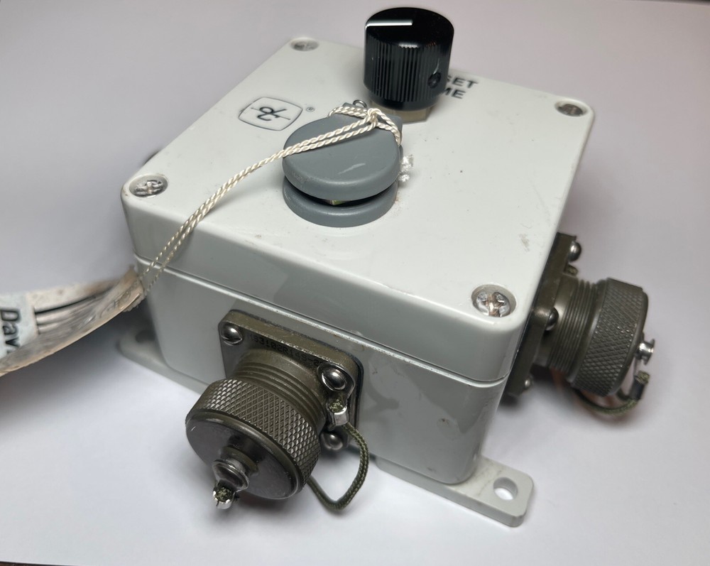 NEW DAVID CLARK U3802  Headset Station