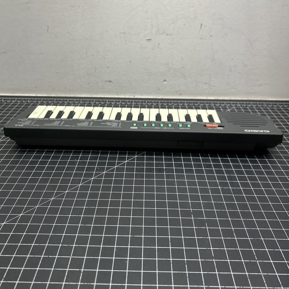 Casio SA-2 Mini Electronic Keyboard - WORKS - Missing Battery Cover