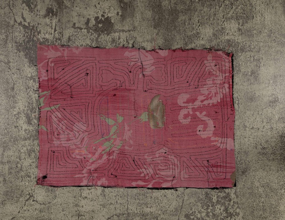 Vintage Special Background Material Bird Mola