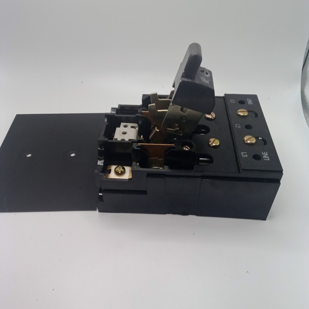 NEW GENERAL ELECTRIC THMS32 60 AMP 600V DISCONNECT SWITCH