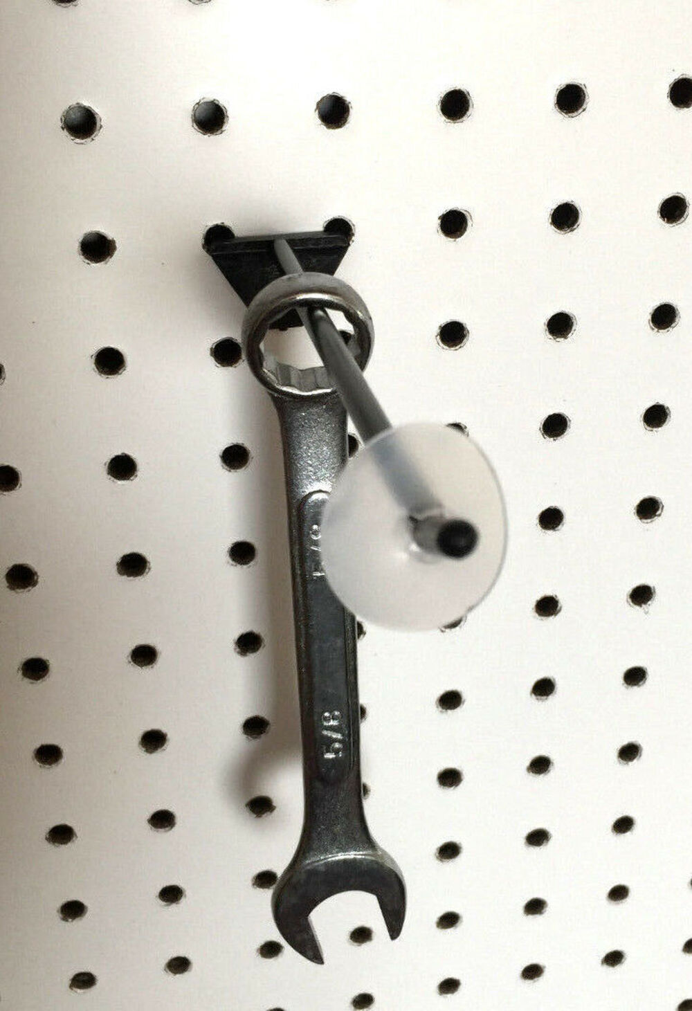 (100 Pack) Pegboard or Slatwall Peg Hook Product Stopper Retainer. 1" Nylon USA