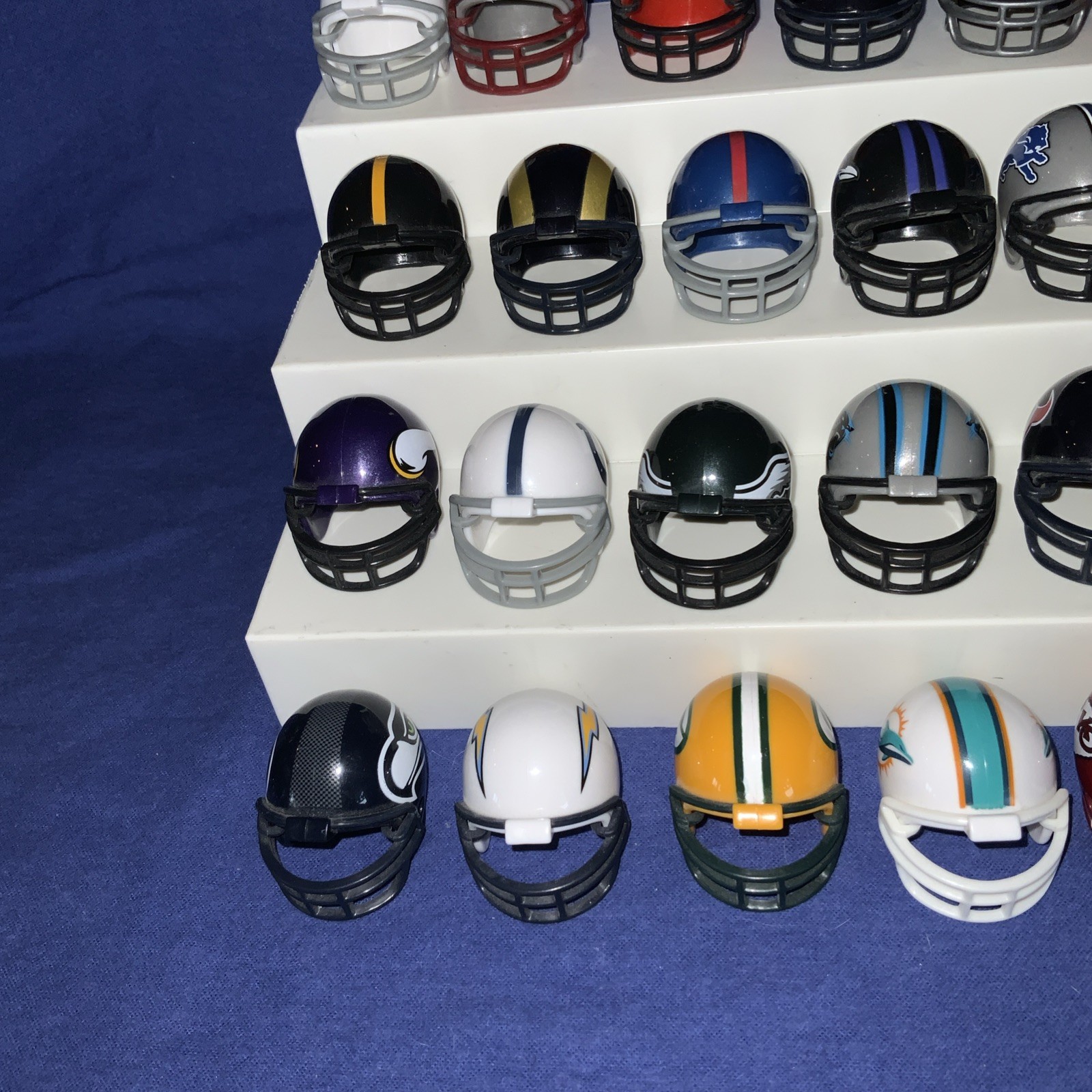 Riddell NFL Mini Plastic Football Helmets Lot of 32 Team Helmets 2014