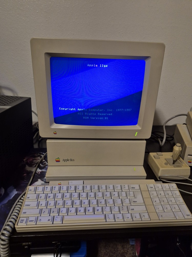 Apple II GS A2S6000 Vintage Computer