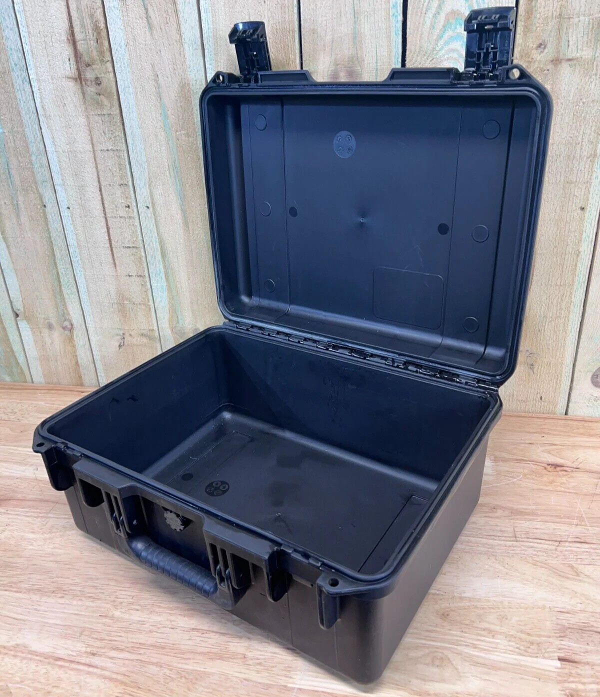 Pelican iM2450 Storm Case Waterproof Handheld Great Condition AB