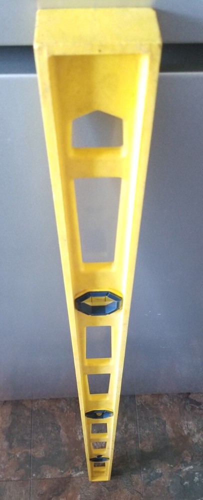 EMPIRE 330-48 48" POLYCAST LEVEL Has Inches & Centimeters - Yellow