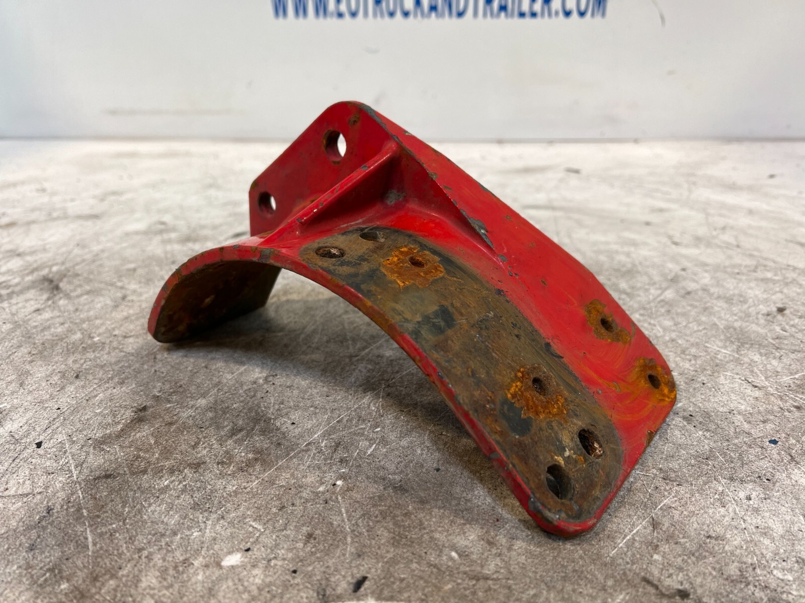 Peterbilt Lower Sleeper Cab Connector Bracket 20-16126L