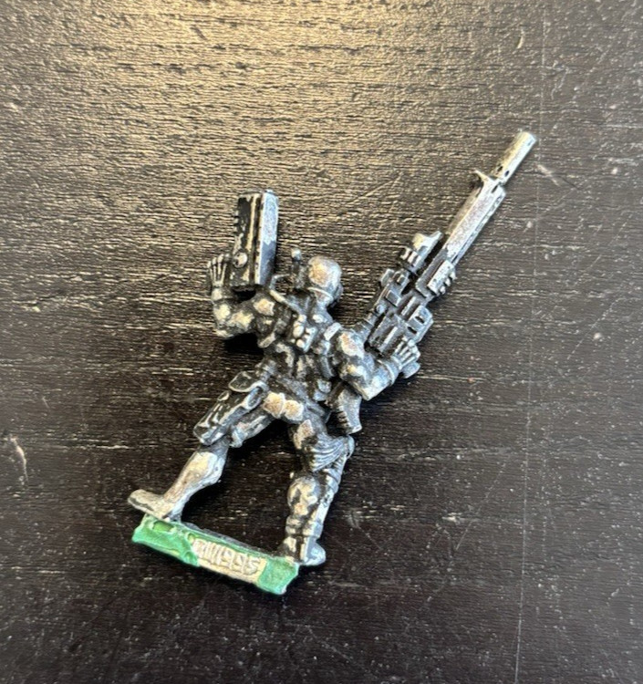Warhammer 40k painted Vindicare Assassin with Exitus Pistol, metal out of print