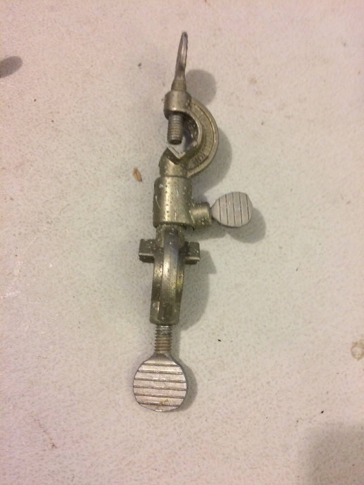 5 ASSORTED SCIENTIFIC LABORATORY CLAMPS STEAMPUNK