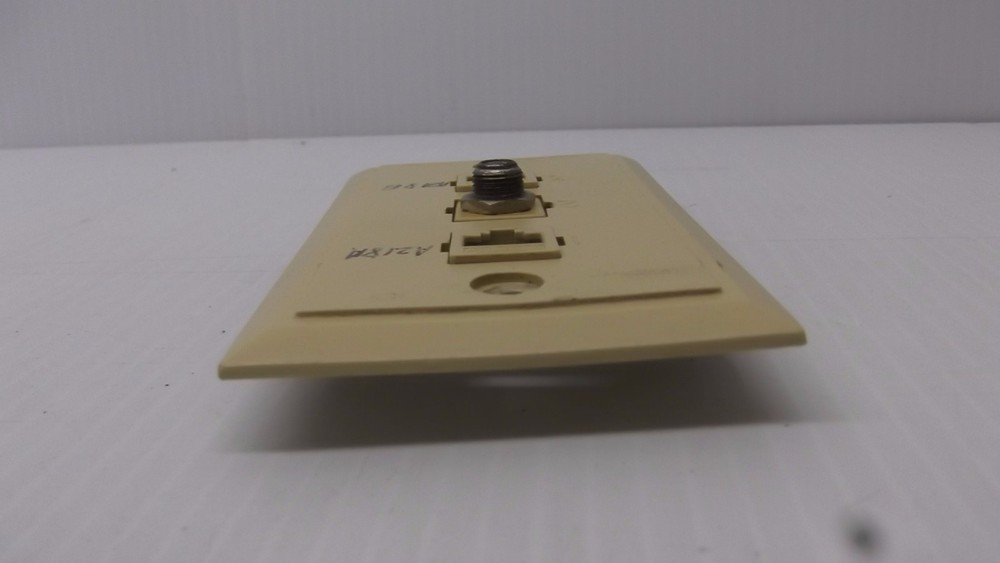 Lucent AT&T 3 Port Faceplate For Modular Network Jacks Model M13A