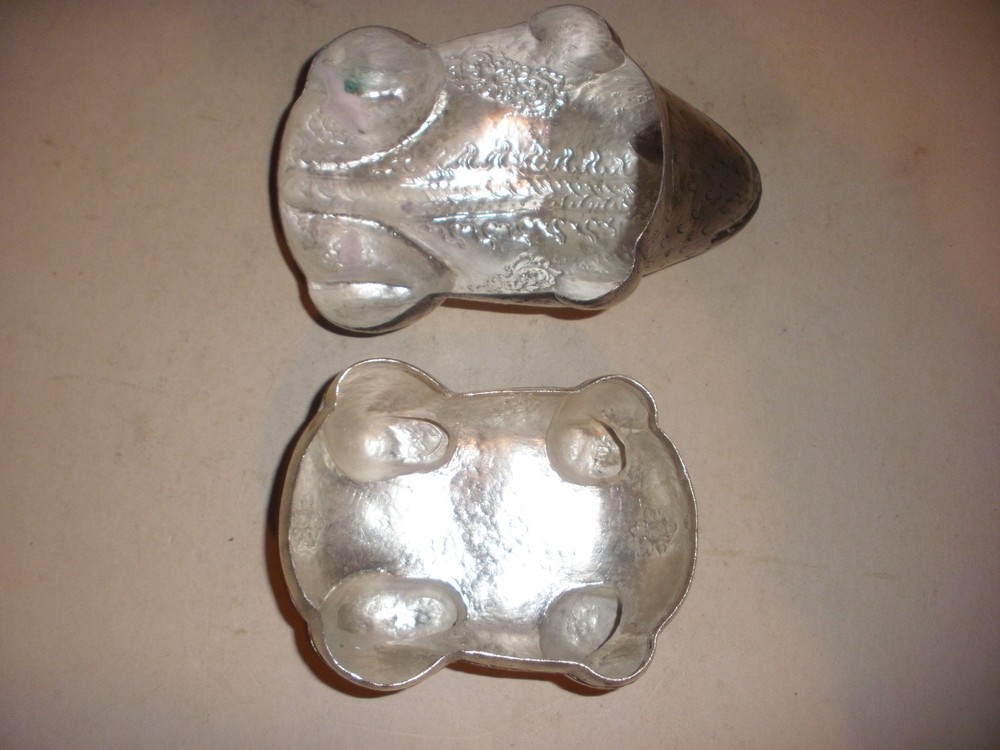 Large vintage South Eastern silver frog box