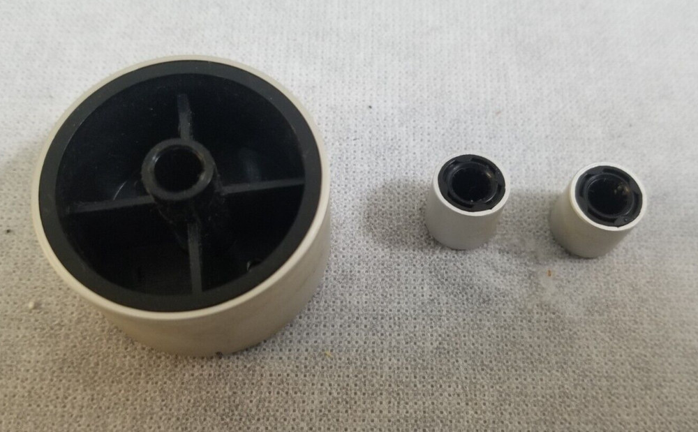 HITACHI D-E65 Stereo Cassette Deck VOLUME & RECORDING KNOBS