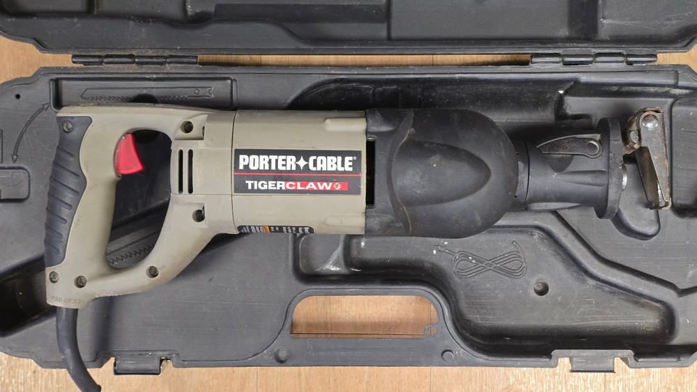 Porter Cable 750 Tigerclaw Variable Speed & Variable Angle Reciprocating Saw