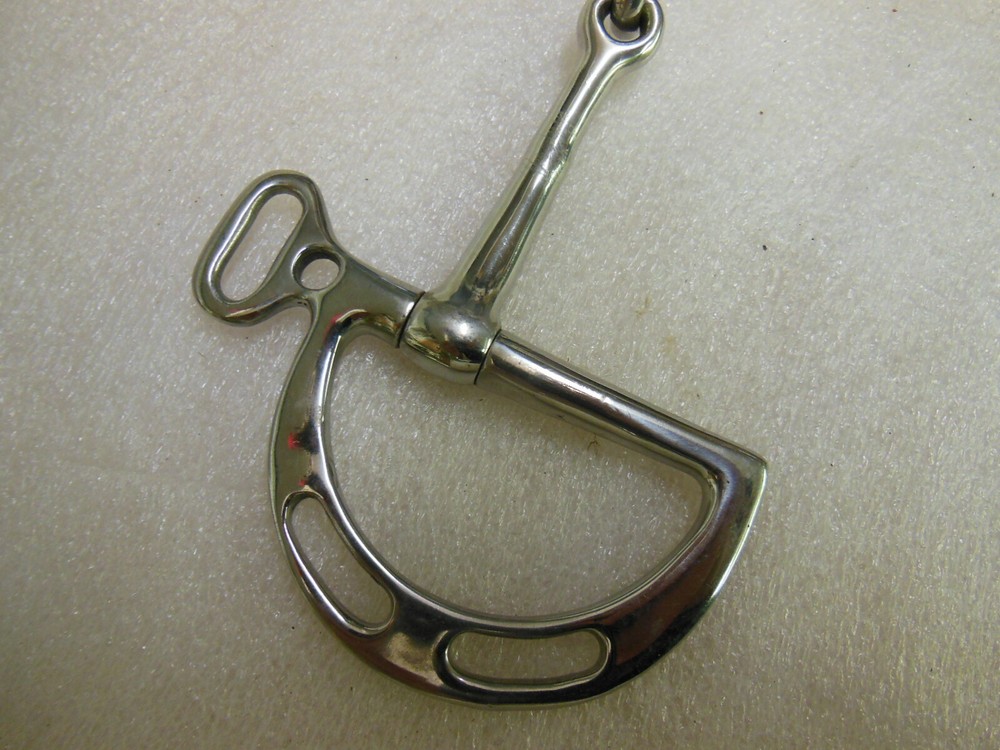 6" SNAFFLE BIT with D-Ring - NEW w/o Tag