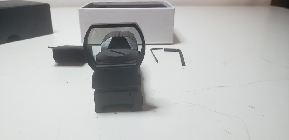Red Dot Reflex Sight 20mm Rail Mount Adjustable Brightness w/ Tools & Box