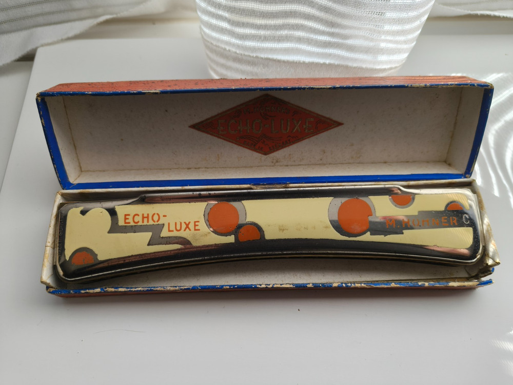 Vintage harmonica Hohner Echo-Luxe enamelled C