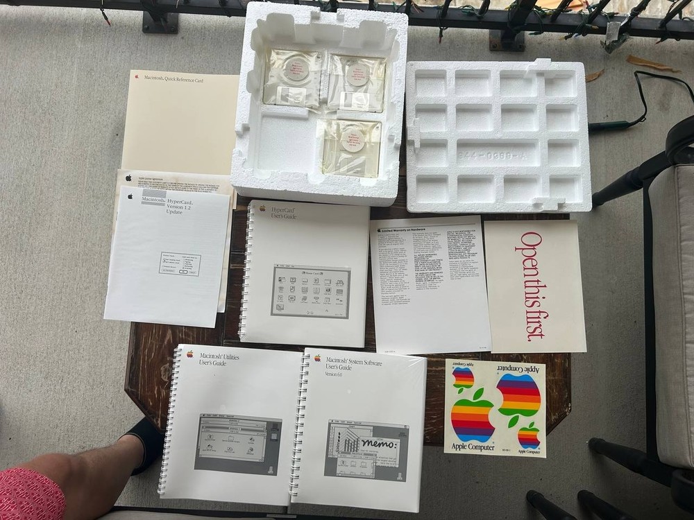 Apple Macintosh System Software start kit 944-0379-A. Manuals System Update. New
