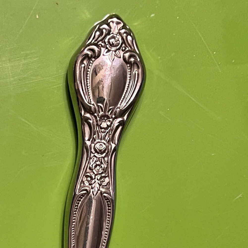Oneida West Bend Affection 5 Piece Fork, Salad, teaspoon, table spoon, knife