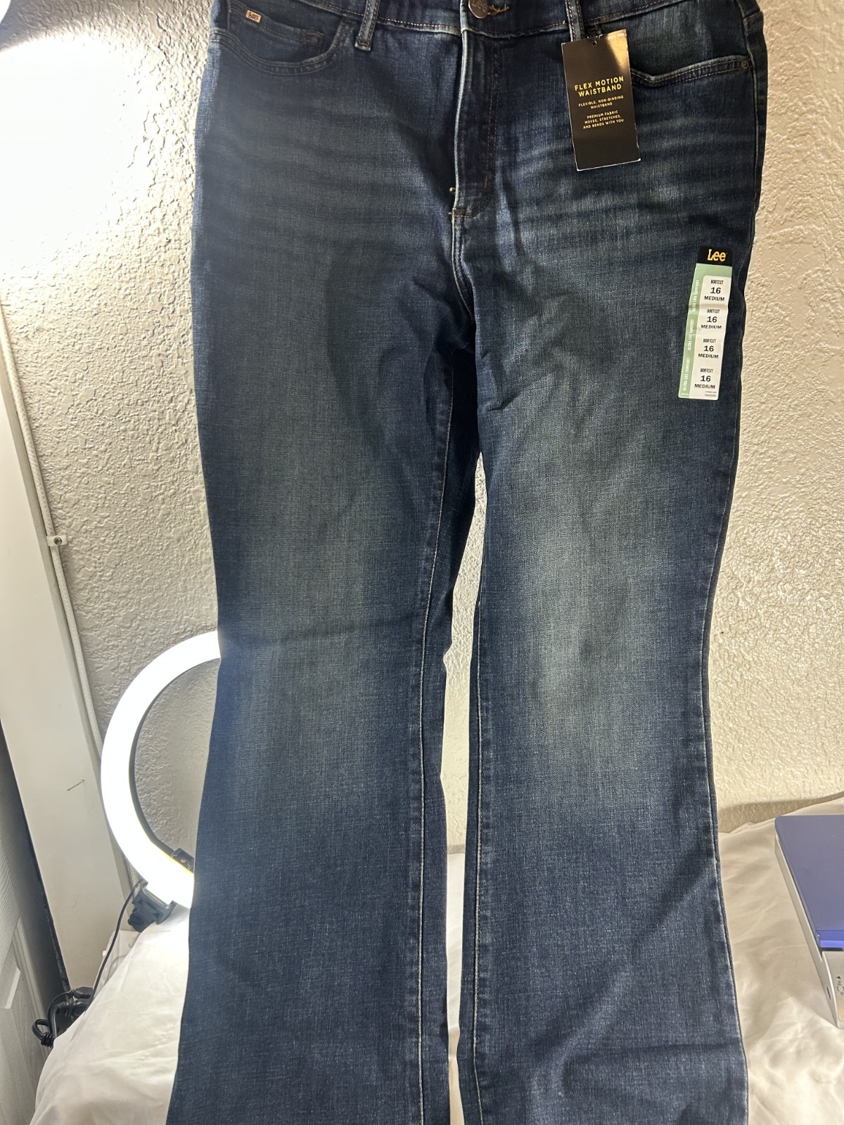 Lee Women's Size 16  Flex Motion Regular Fit Bootcut Mid Rise Blue Jeans