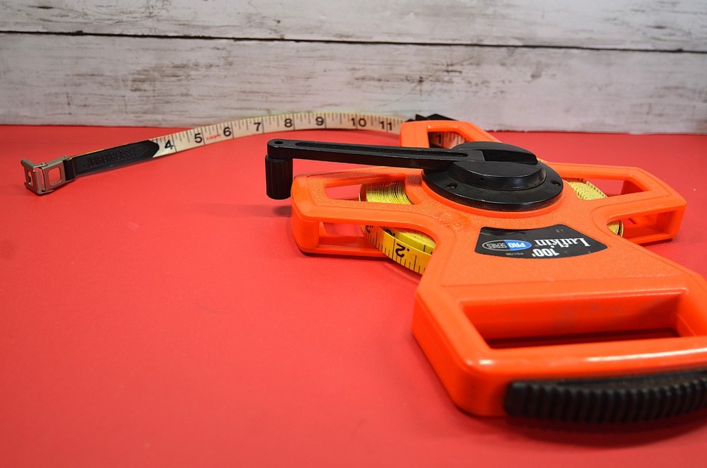 LUFKIN 'PRO SERIES PS-1706' 100' Pull out/Wind Up Measuring Tape EUC TOOLS