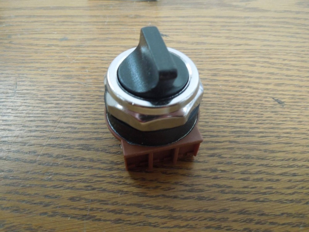 Siemens 3SB03-3MKB 30mm 3 Position Maintained Selector Switch Surplus