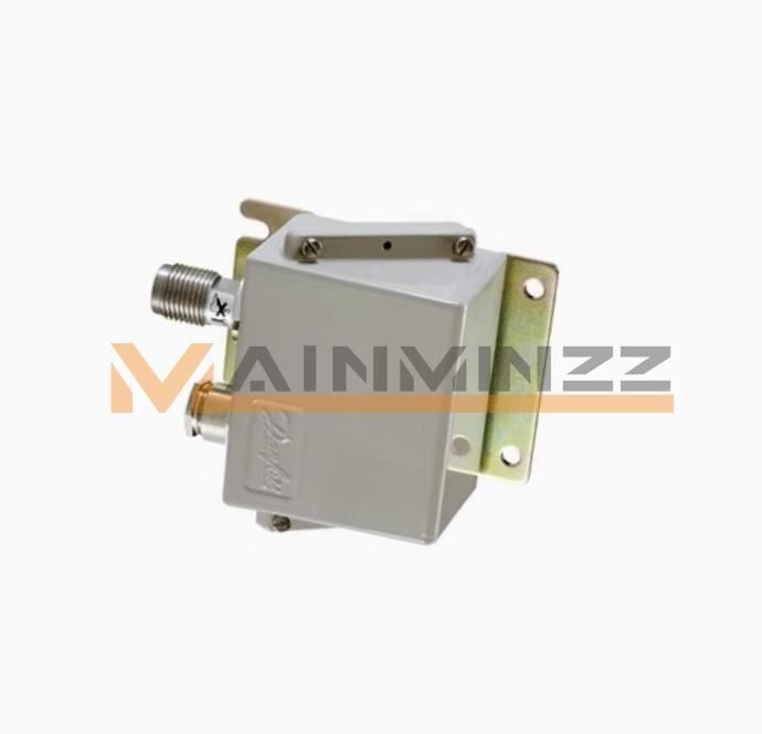 One NEW Danfoss 084G2114 Pressure Transmitter Sensor