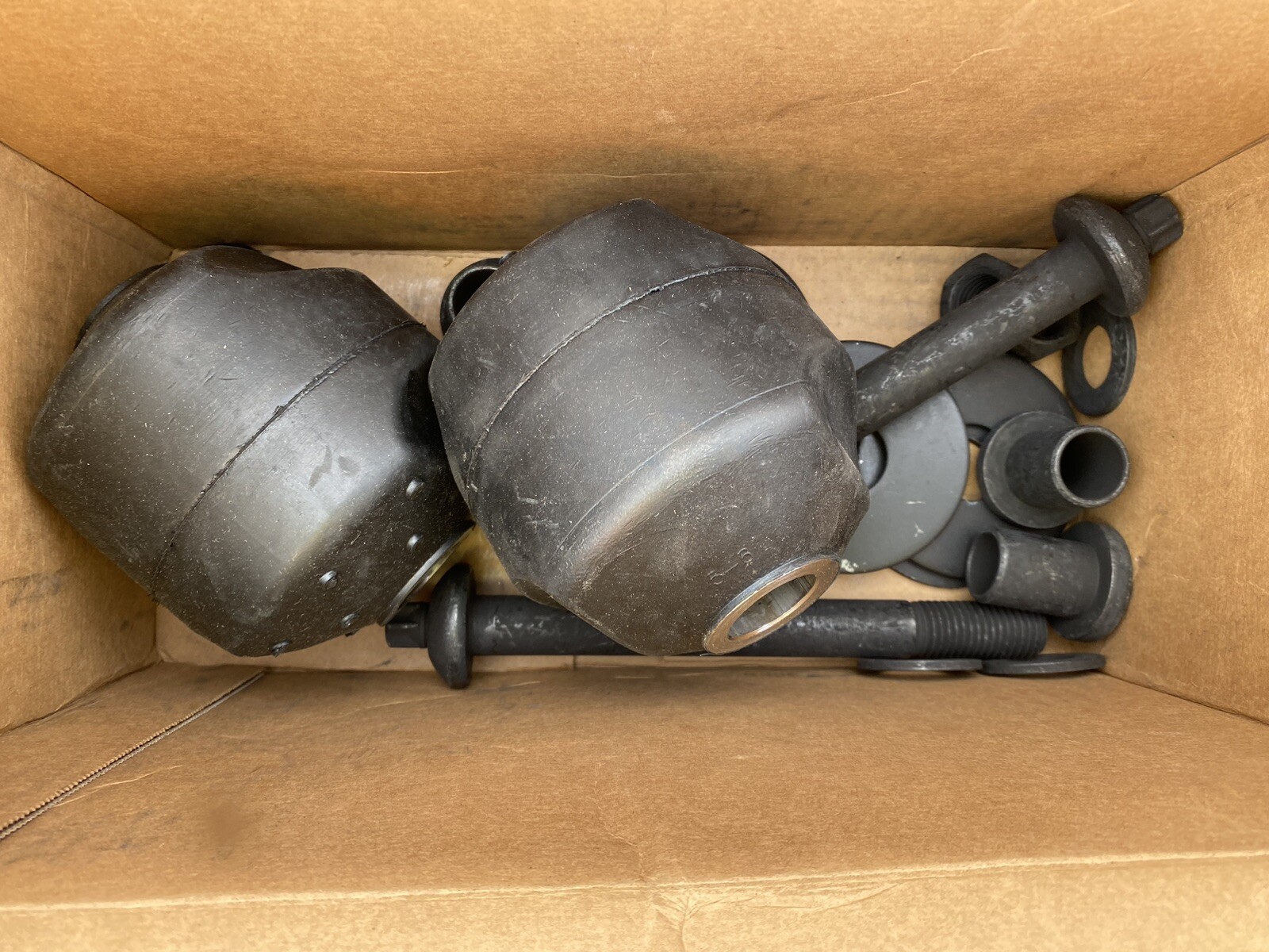 1cs SAF Holland 48100695 SRK-829 Pivot Bushing Kit