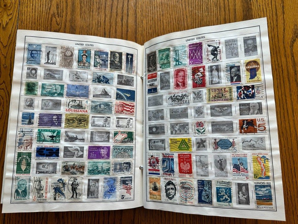 1969 Traveler Album Postage Stamps of the World H.E. Harris + 100's of Stamps!
