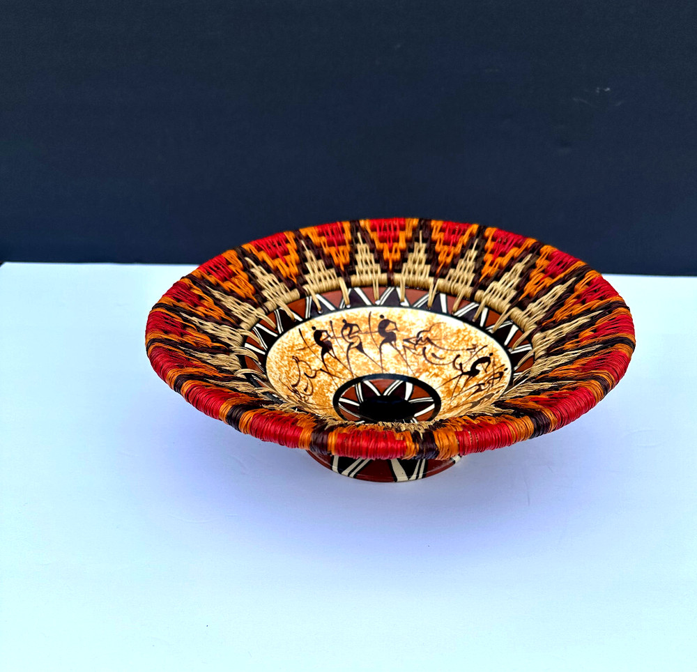 Africia Ceramic V-Bowl ceramic bowl & woven grass