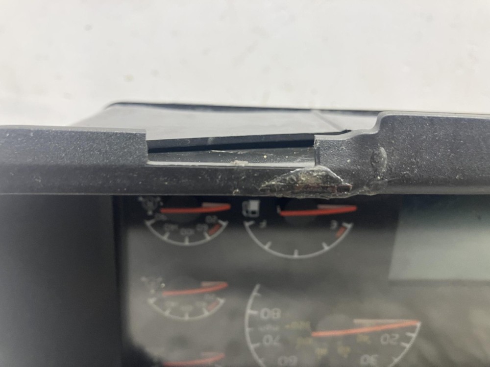 2003-2008 Volvo VT Speedometer Instrument Cluster - Used
