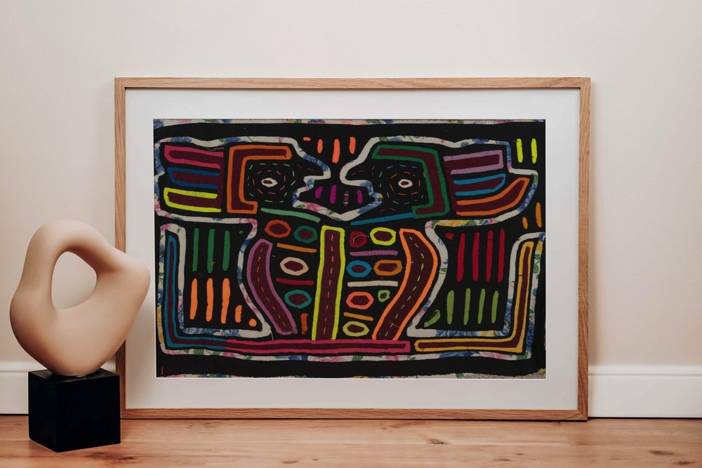 Traditional Multi-Color Debate Mola