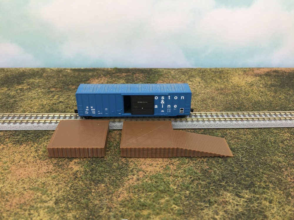 2 PC Loading Platform Dock with Ramp - Z Scale 1:220 - No Assembly Required!