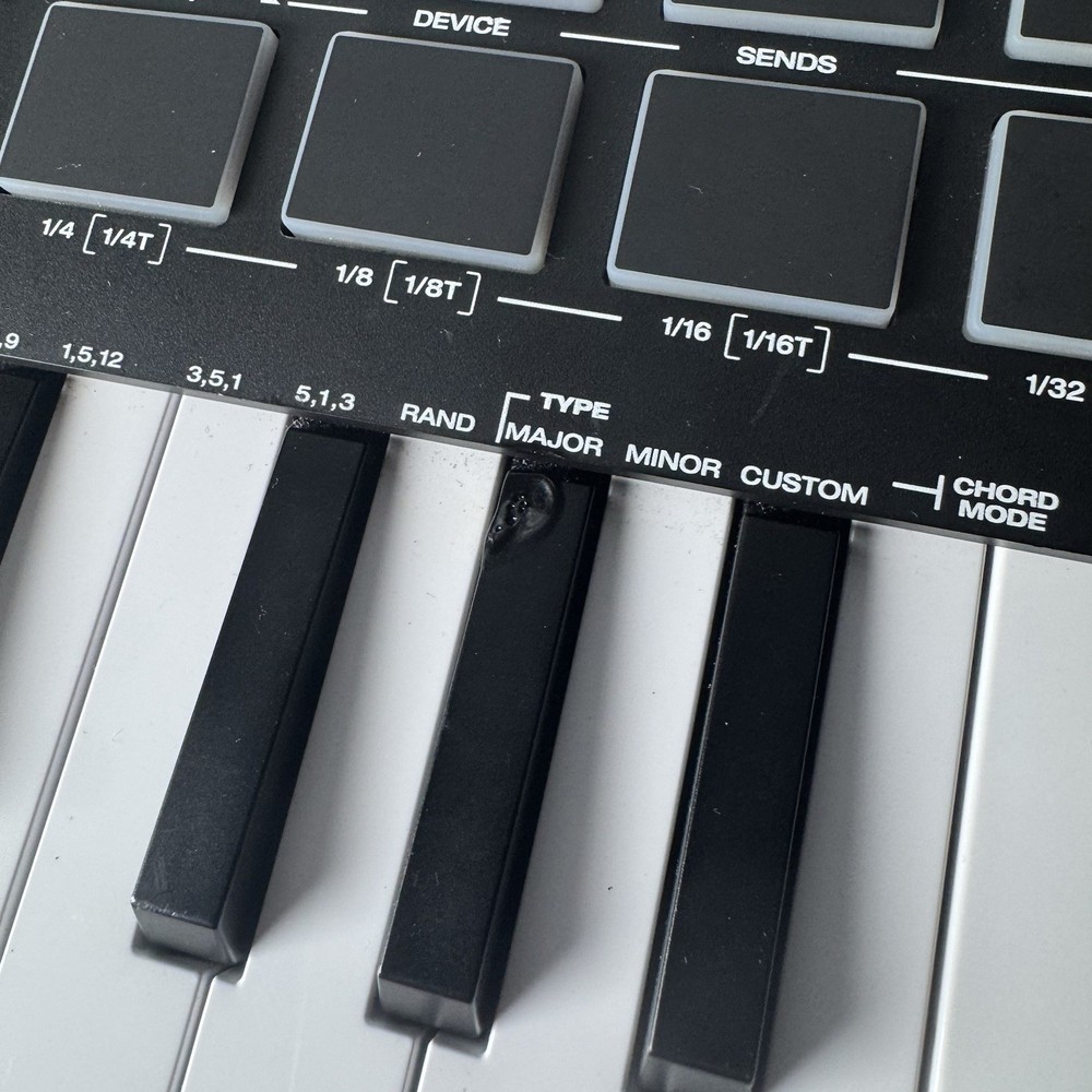 M-Audio Oxygen Pro Mini 32-key USB Midi Controller
