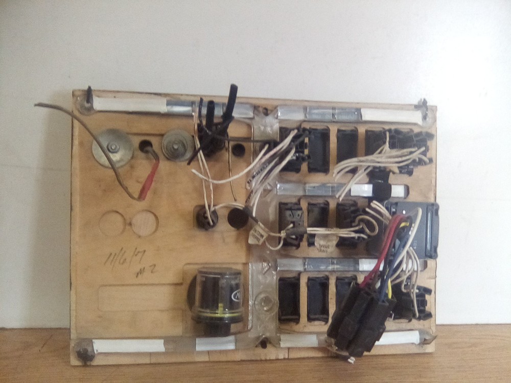 Mack Dash Switch Panel 84MT512M28