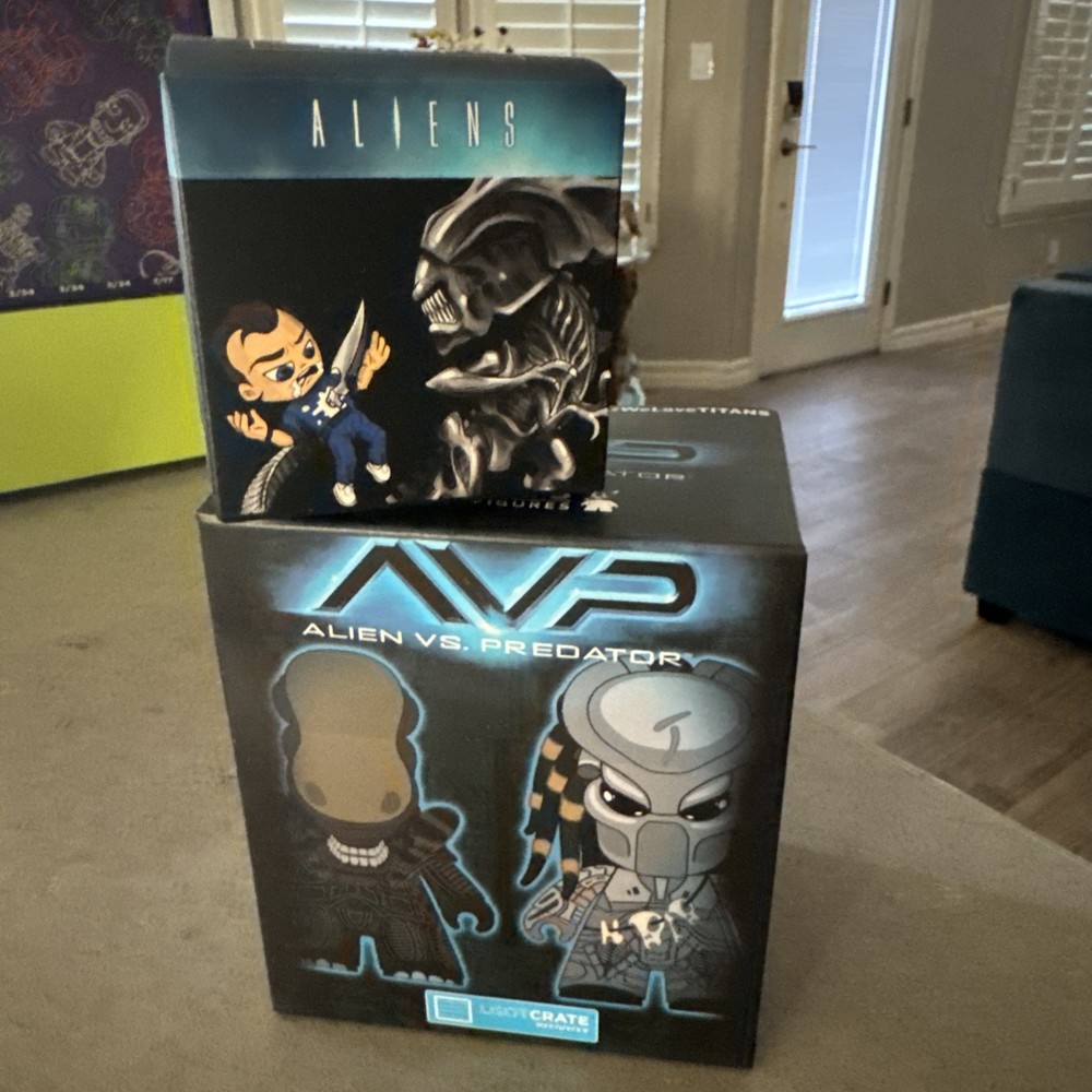 AVP Alien vs Predator Vinyl Figures