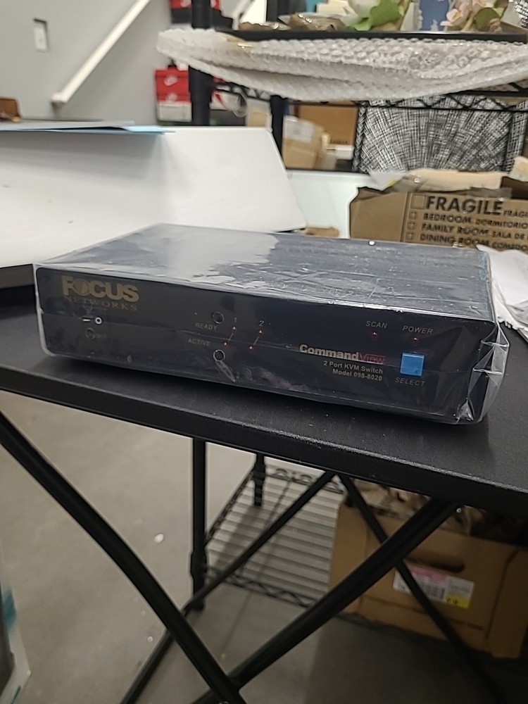 Focus Networks CommandView 2 Port KVM Switch FO-098-8020 w Box