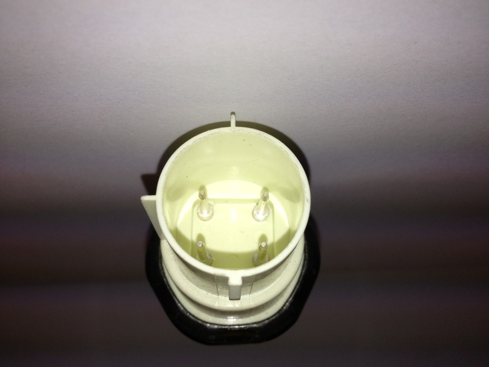 OEM# F58H19D594AA New High Low Binary Pressure Switch for AC Compressor