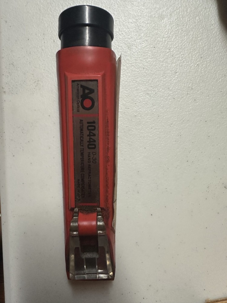 AO Automatic Temperature Compensated Hand Held Refractometer 10440 0-30