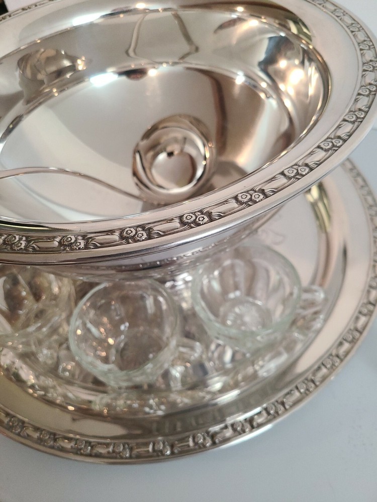 ONEIDA SILVERSMITHS Silverplate Tray & Punch Bowl With 10 glasses & Dipper