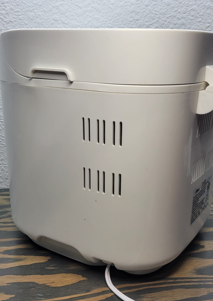 Oster Bread Maker Express Bake 2 lb Loaf Type BM-1 Model CKSTBRTW20 no paddle
