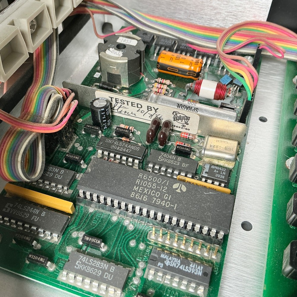 Tektronix DAS 9100 Digital Analysis System Logic Analyzer Mainframe
