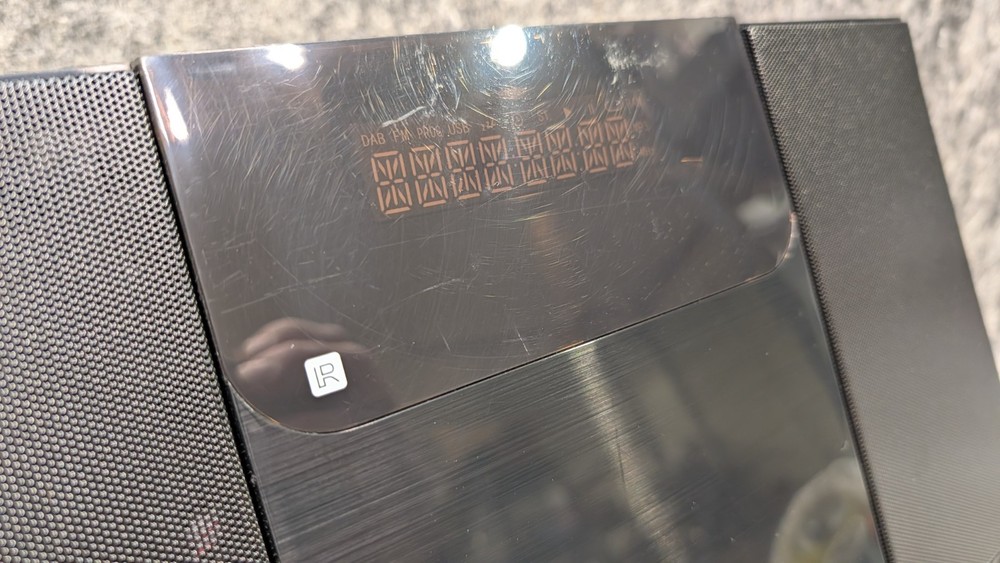 Oakcastle HIFI100 Compact Stereo System with Bluetooth Wall Mountable CD Player