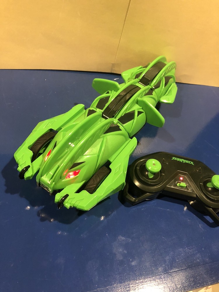 🐛 Terrasect Remote 🐉 Control Car 🚙 Transforming Vehicle RC Green - TESTED
