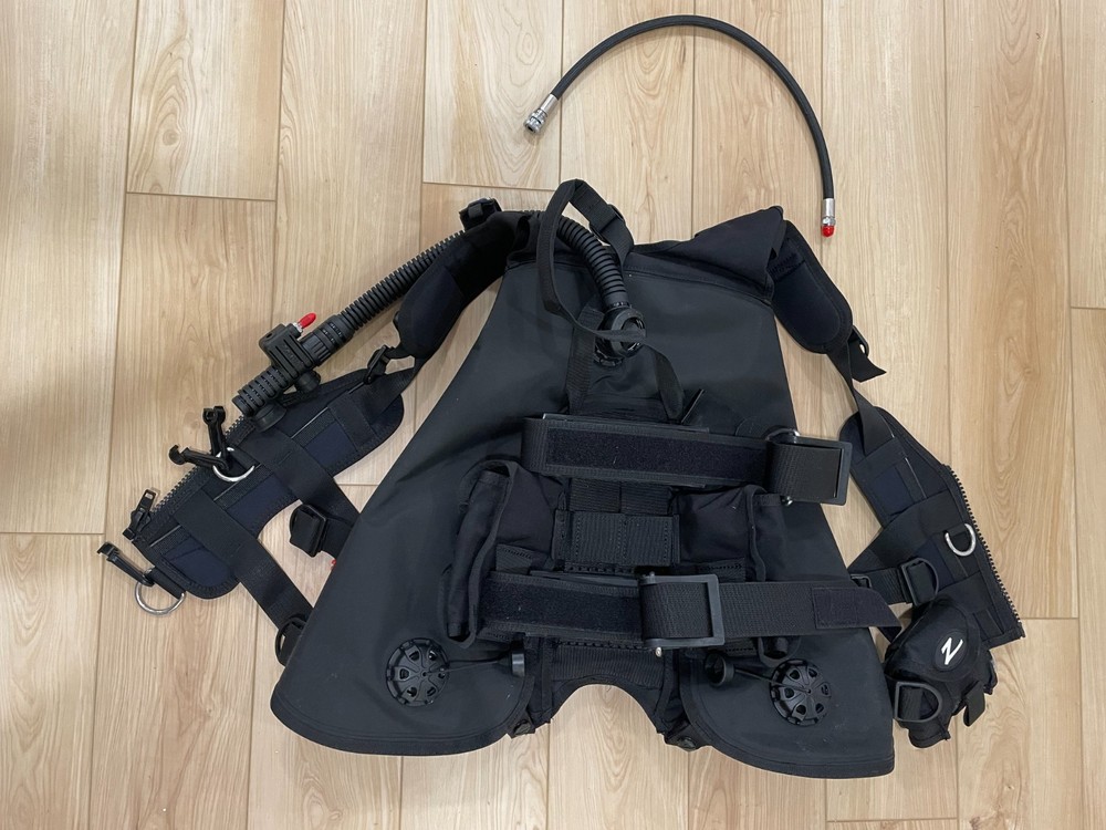 Zeagle Zena BCD Extra Small - ONLY 2 DIVES!!