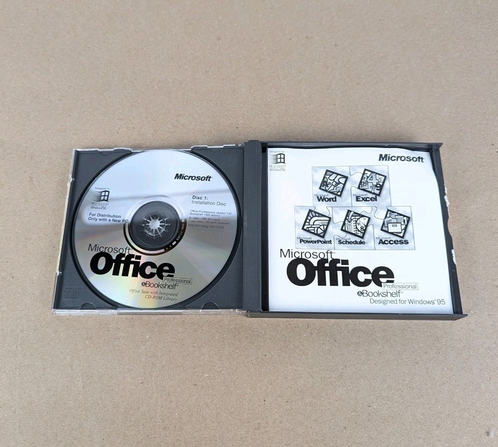 Microsoft Office Professional & Bookshelf Designed for Windows 95 with Key VG+