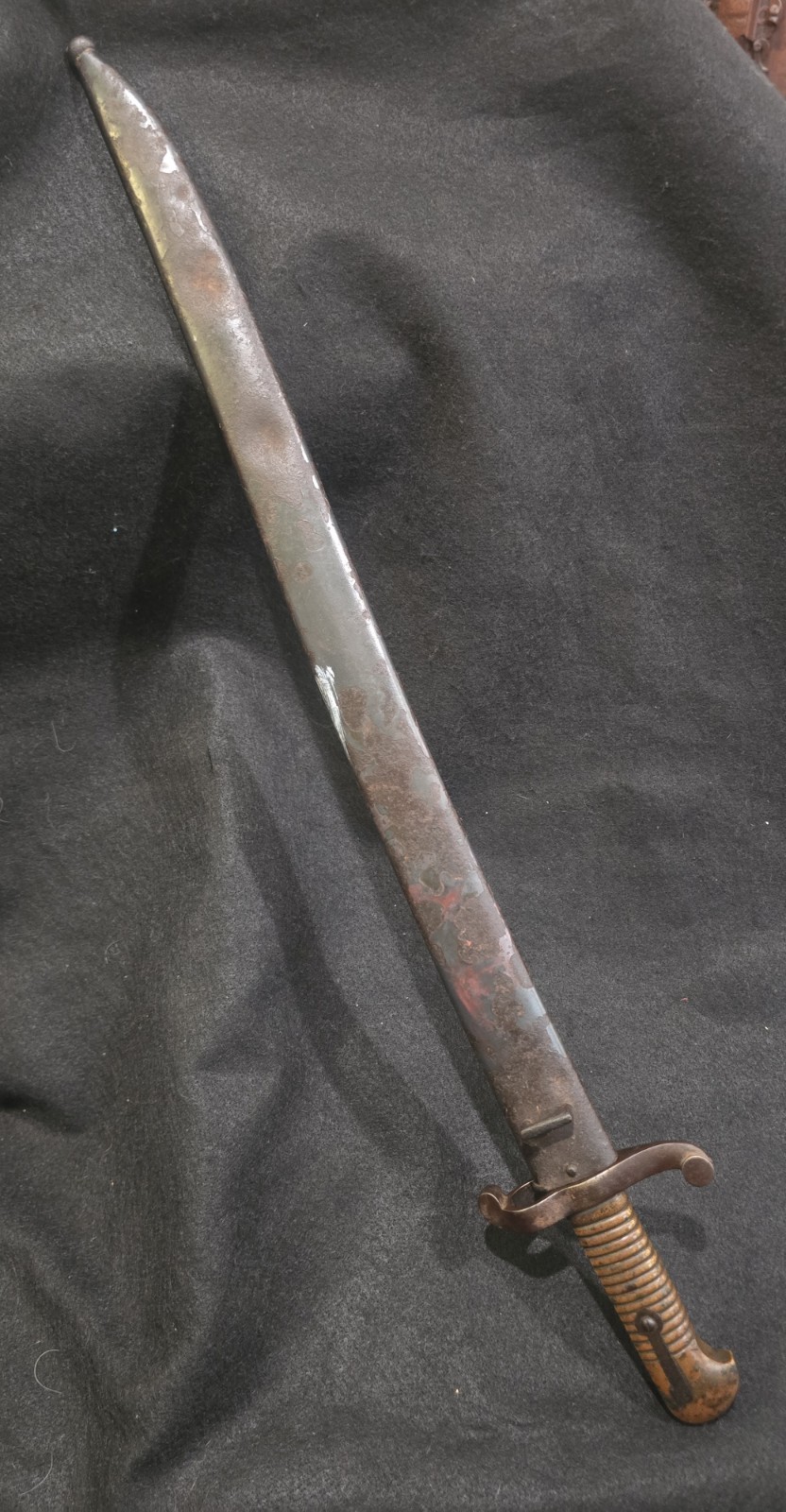 Bayonet S&K German Manufacture Marked 185D With Metal Sheath
