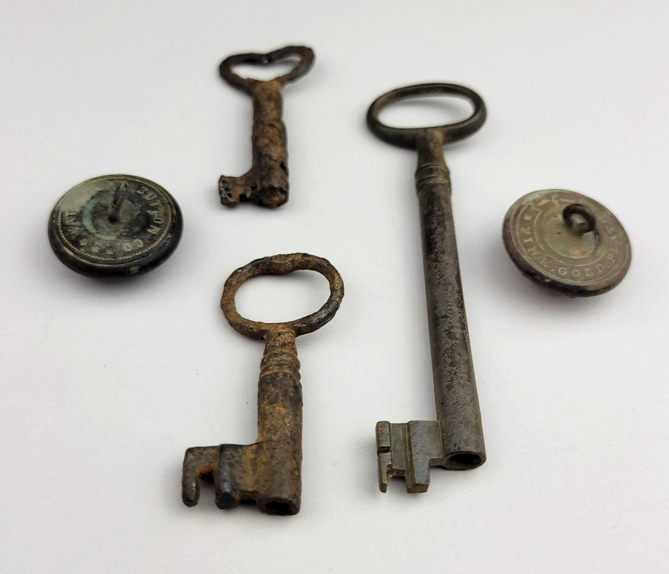 North Dakota Fort/Post Relics - 5 Pcs - Brass/Iron Military Buttons & Chest Keys
